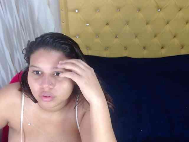 LauraBree webcam