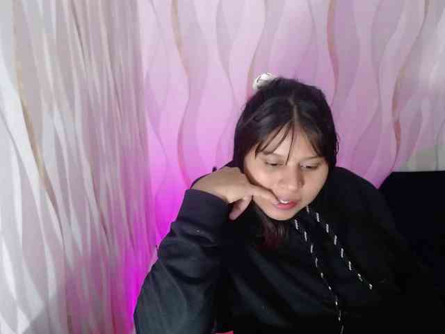 LauraBree webcam