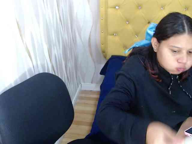 LauraBree webcam