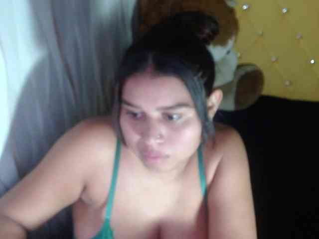LauraBree webcam