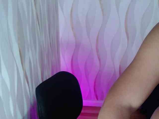 LauraBree webcam