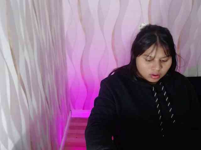 LauraBree webcam