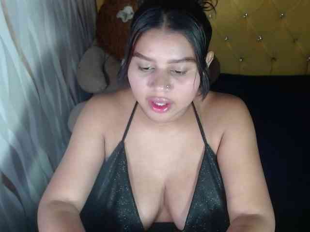 LauraBree webcam