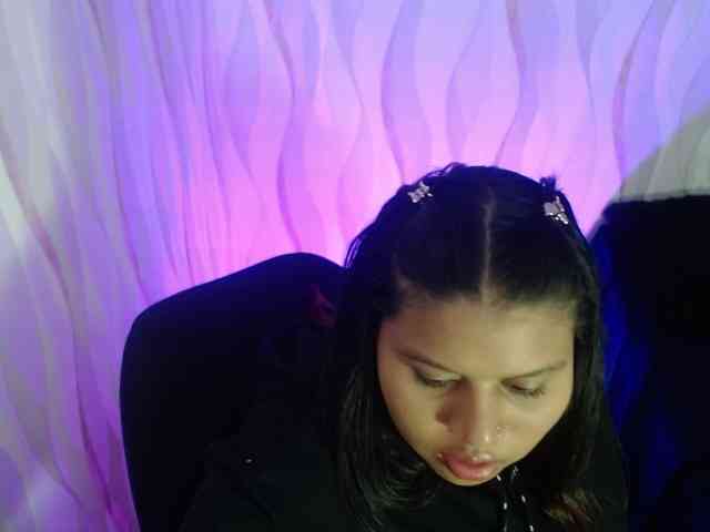 LauraBree webcam