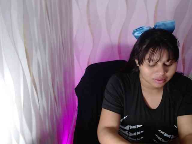 LauraBree webcam