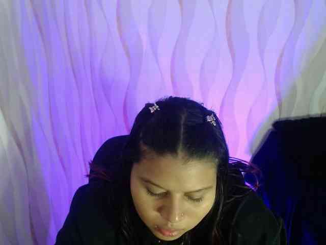 LauraBree webcam