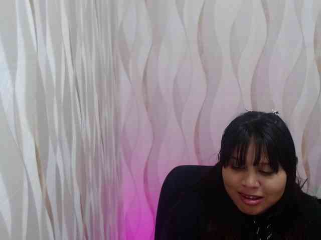 LauraBree webcam