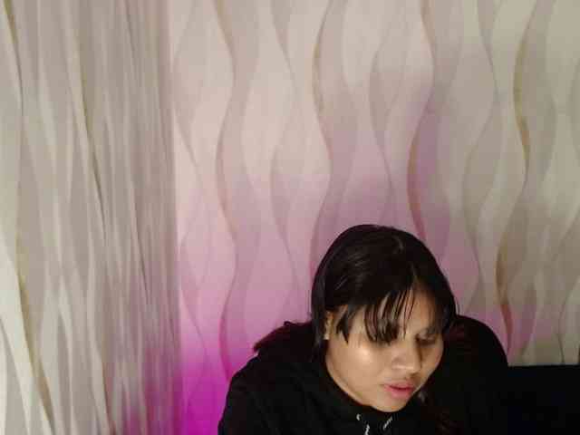 LauraBree webcam