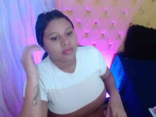 LauraBree webcam