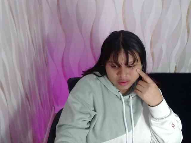 LauraBree webcam