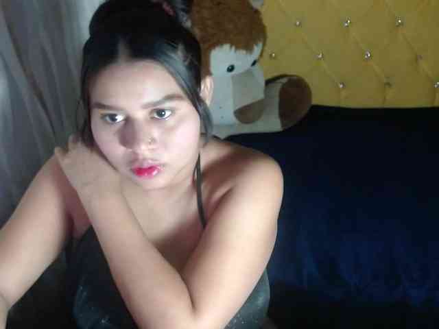 LauraBree webcam