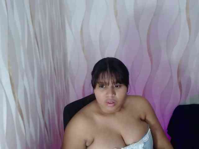 LauraBree webcam