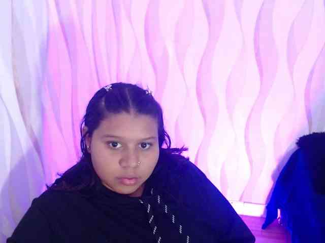 LauraBree webcam