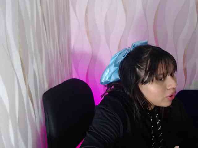 LauraBree webcam