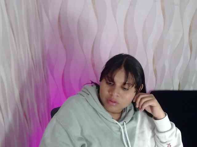 LauraBree webcam