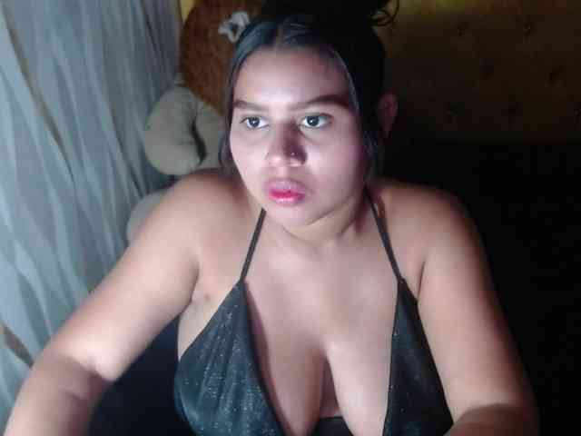LauraBree webcam