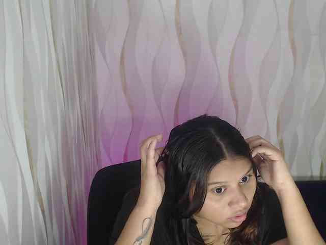 LauraBree webcam