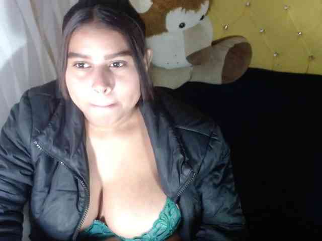 LauraBree webcam