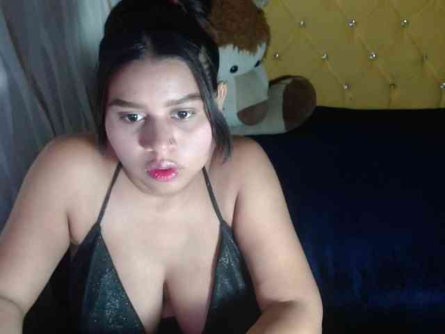 LauraBree webcam