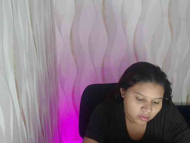 LauraBree webcam