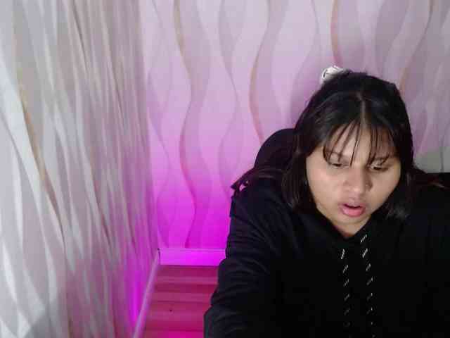 LauraBree webcam