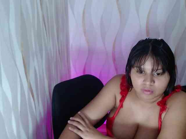 LauraBree webcam