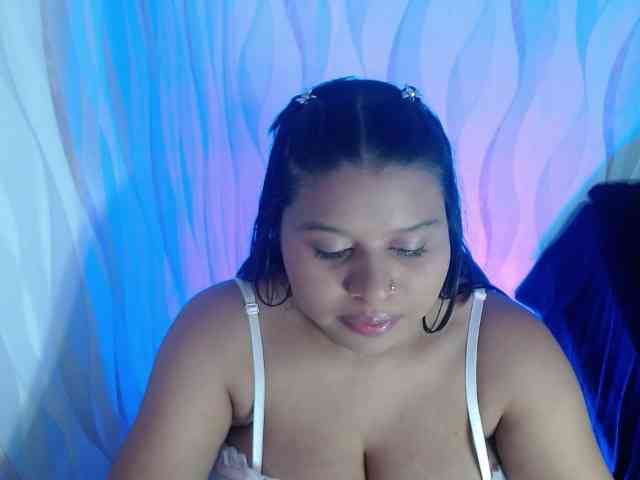 LauraBree webcam