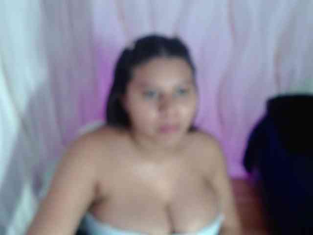 LauraBree webcam