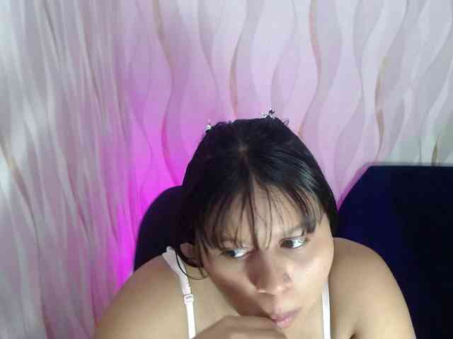 LauraBree webcam