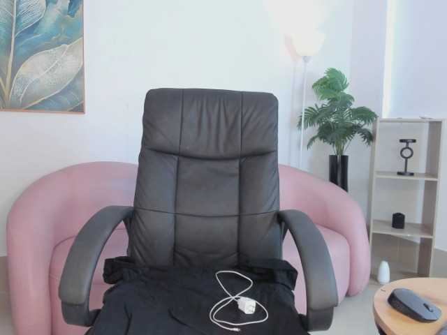 kylie-soraya's BongaCams show and profile