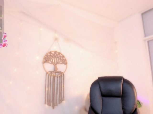 kylie-soraya's BongaCams show and profile