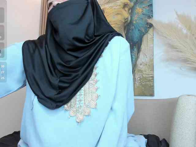 free strip chat Layla-arabelle
