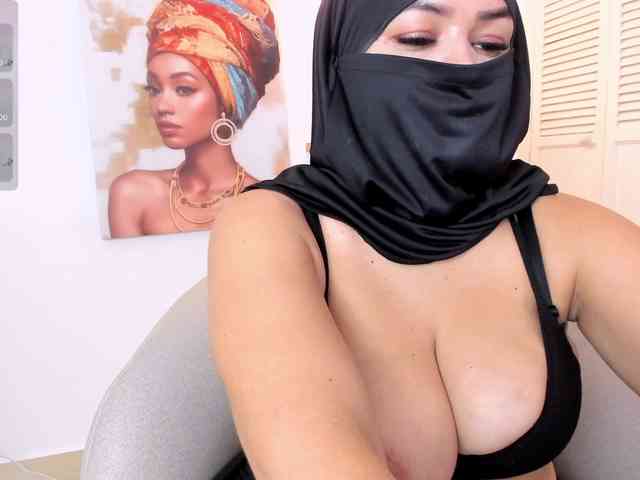 Layla-arabelle Live Webcam on BongaCams