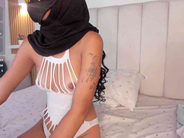 real live cam Roxie-sinner