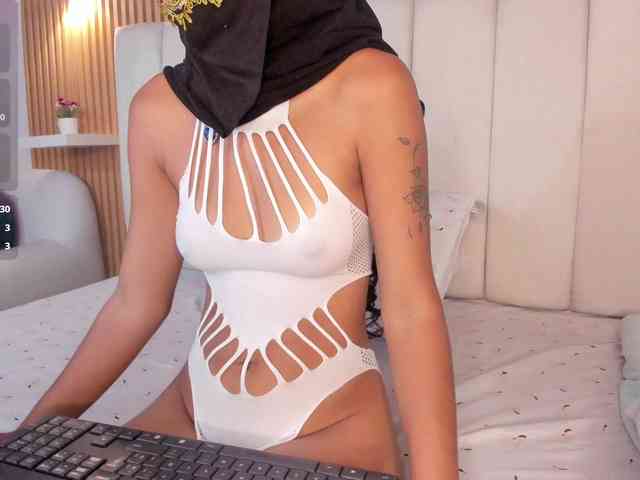 livesex free Roxie-sinner