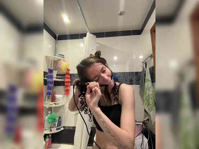 SexsiHanni webcam