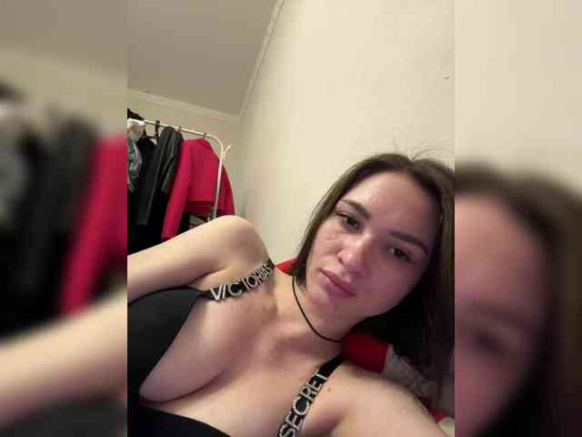 SexsiHanni webcam