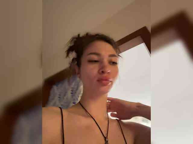 SexsiHanni webcam