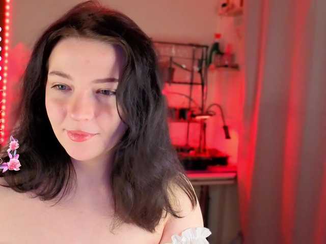 Lirras's BongaCams show and profile