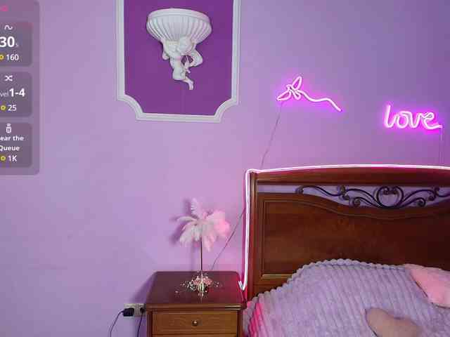 Lucie537 webcam