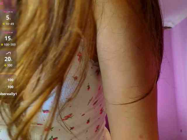 Lucie537 webcam