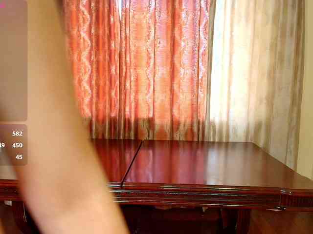 Lucie537 webcam