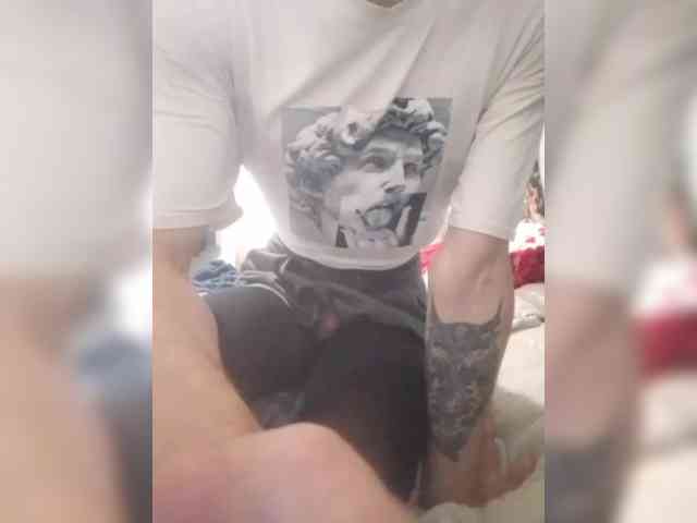 Hornyand12