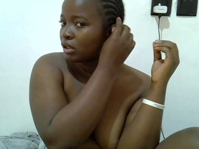 Barbie-Vee's BongaCams show and profile