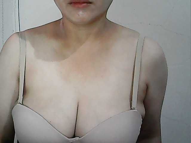 hotbabyasian webcam bongacams model stream image