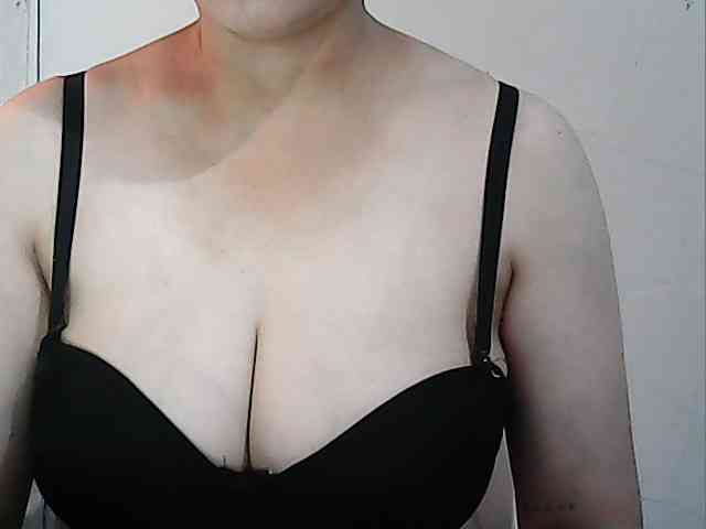 hotbabyasian webcam