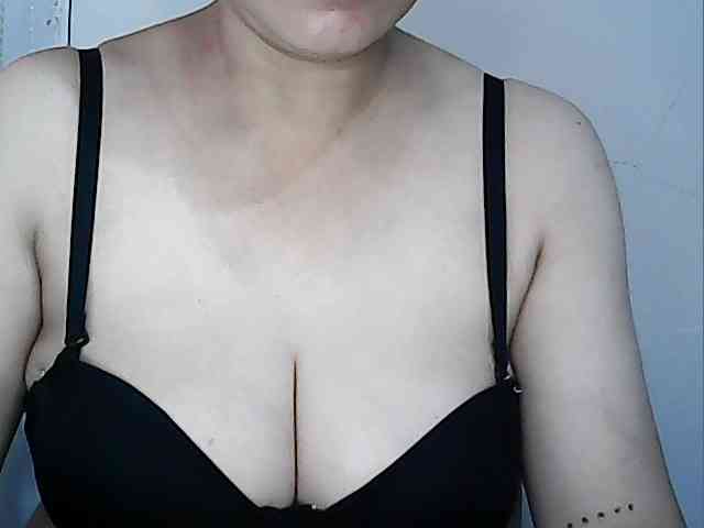 hotbabyasian webcam
