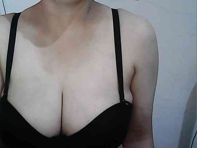 hotbabyasian webcam