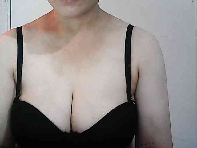hotbabyasian webcam