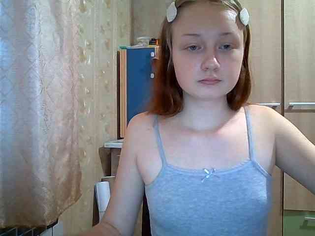 Maddy18 Live Webcam on BongaCams